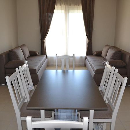 דירות Aranyszarvas Panzio, Etterem Es Grillterasz מראה חיצוני תמונה