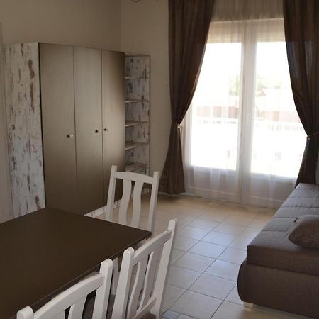 דירות Aranyszarvas Panzio, Etterem Es Grillterasz מראה חיצוני תמונה