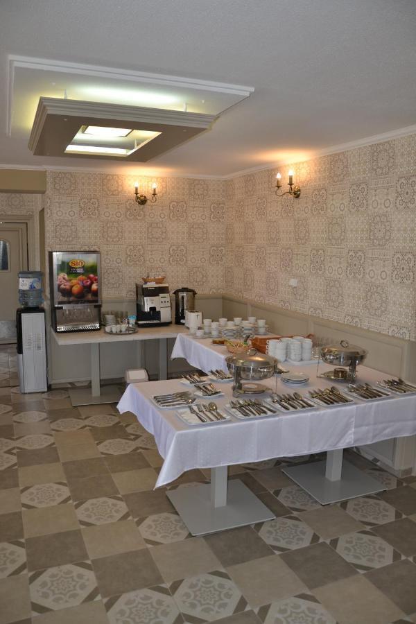 דירות Aranyszarvas Panzio, Etterem Es Grillterasz מראה חיצוני תמונה