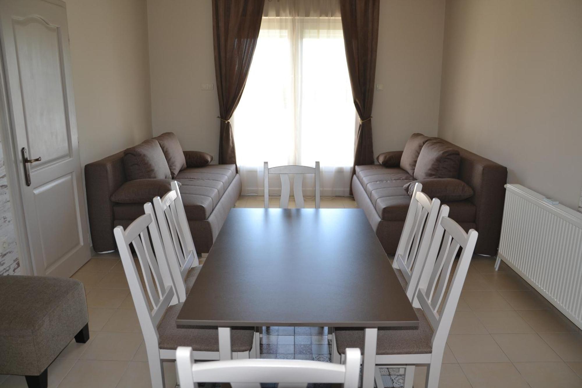 דירות Aranyszarvas Panzio, Etterem Es Grillterasz מראה חיצוני תמונה