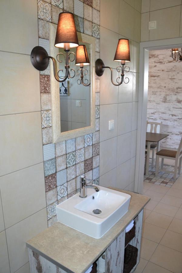 דירות Aranyszarvas Panzio, Etterem Es Grillterasz מראה חיצוני תמונה