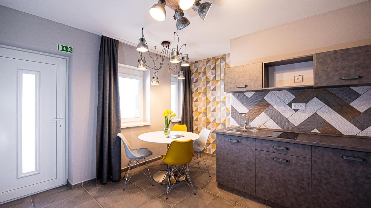 דירות Aranyszarvas Panzio, Etterem Es Grillterasz מראה חיצוני תמונה